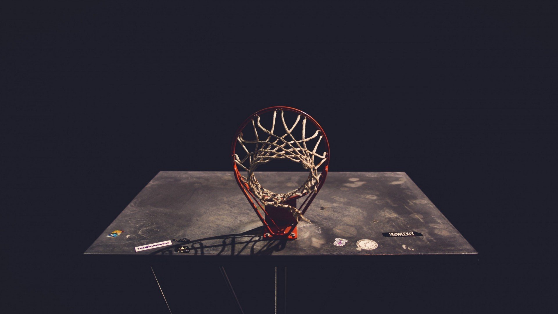 2026 世界杯纪念金币今日全球发售，中国区分配名额在上线十分钟内被抢购一空。